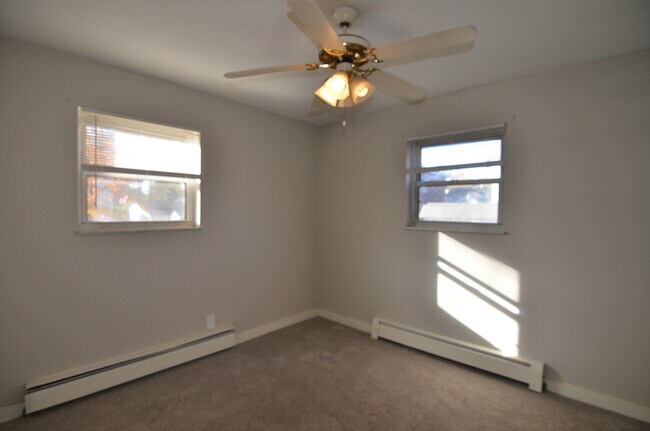 Photo - 252 Hartwell Ave Unidad 1