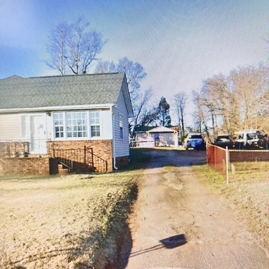 Photo - 312 W Main St