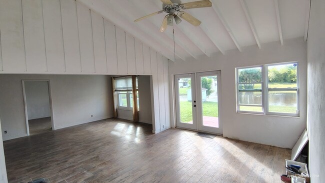 Photo - 15548 Bottlebrush Cir