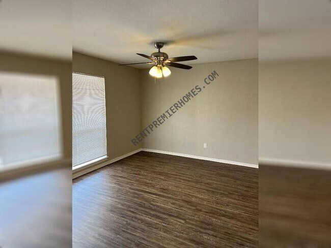 Photo - 301 NW 81st St