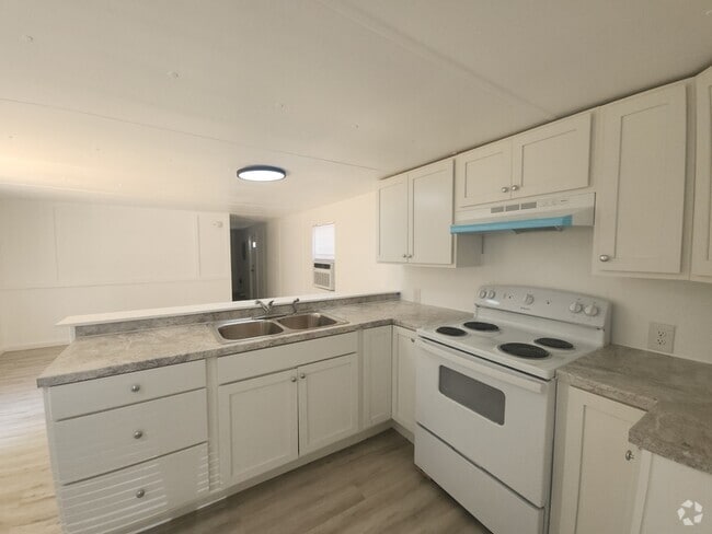 Building Photo - 678 Denton Blvd NW Rental