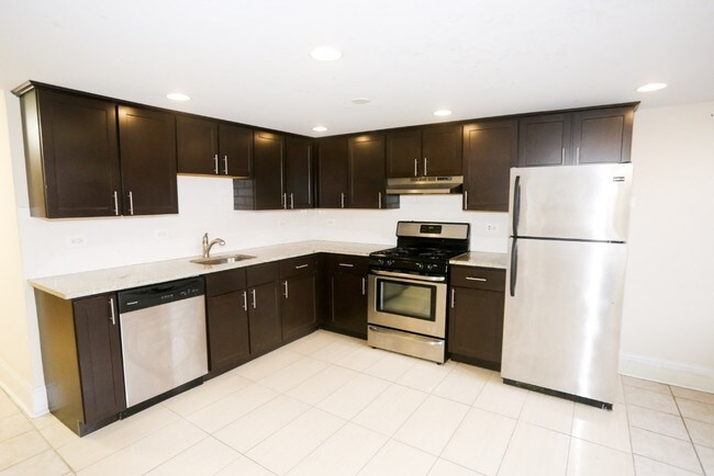 Photo - 873 W Lill Ave