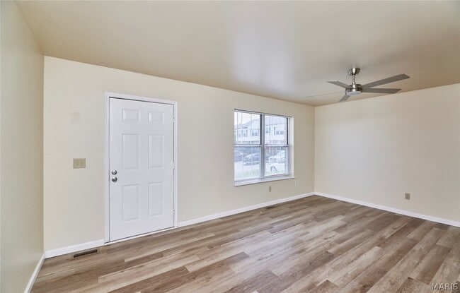 61 Woodlake Ct