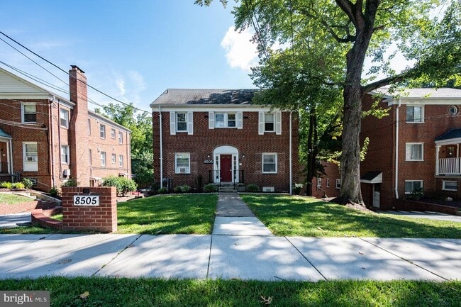 Building Photo - 8505 Flower Ave Unit 4