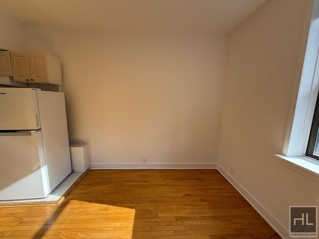Photo - East 61 Street Unit 4C
