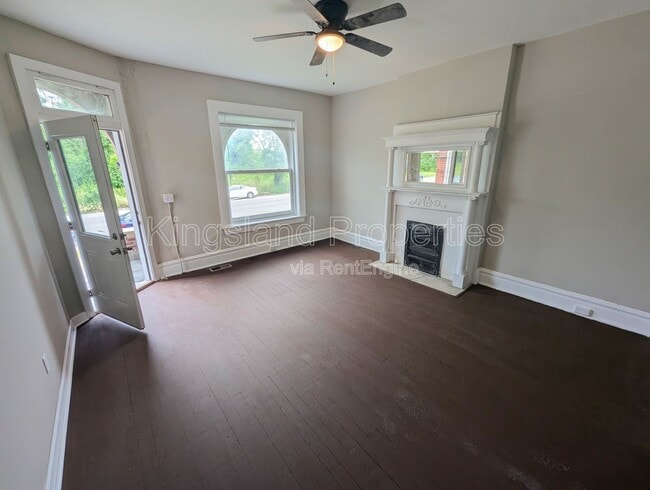 Building Photo - 4578 Evans Ave