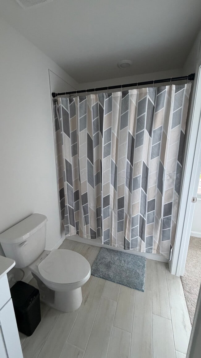 Photo - 540 Salisbury Cir