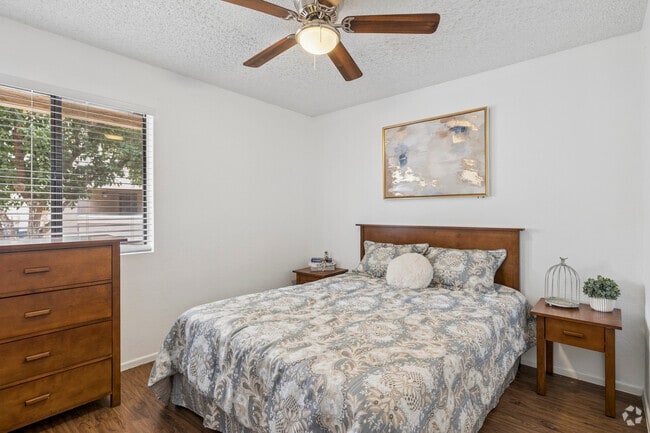Carefree - 2BR, 2BA - 1,150SF - Second Bedroom