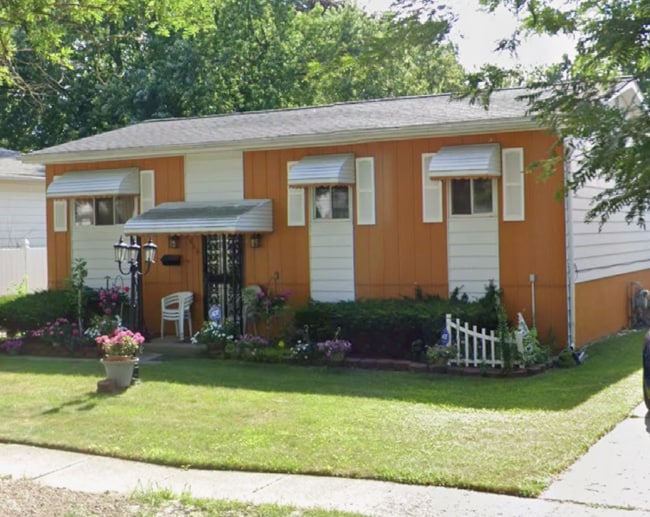 Building Photo - 1950 Eckley Ave