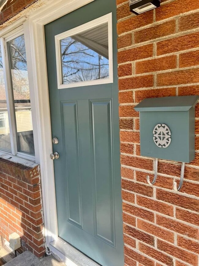 Photo - Charming, updated 2bdrm/1bth with full basement Unidad #10