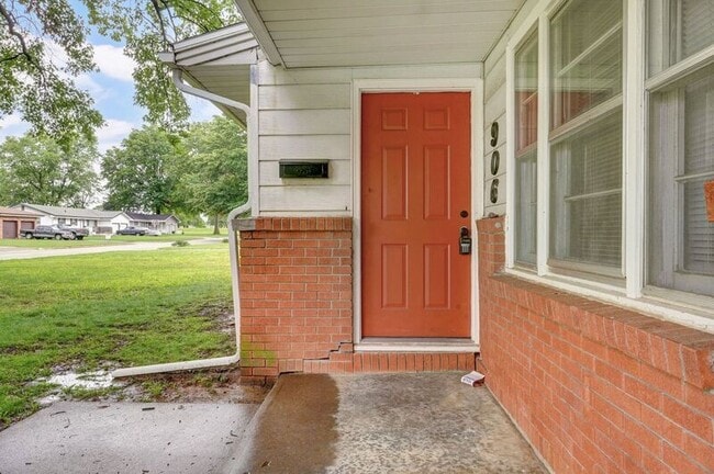 Photo - 906 N Belview Ave