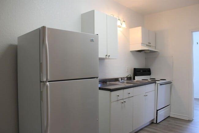 Building Photo - 940 W Tarleton St Unit 4