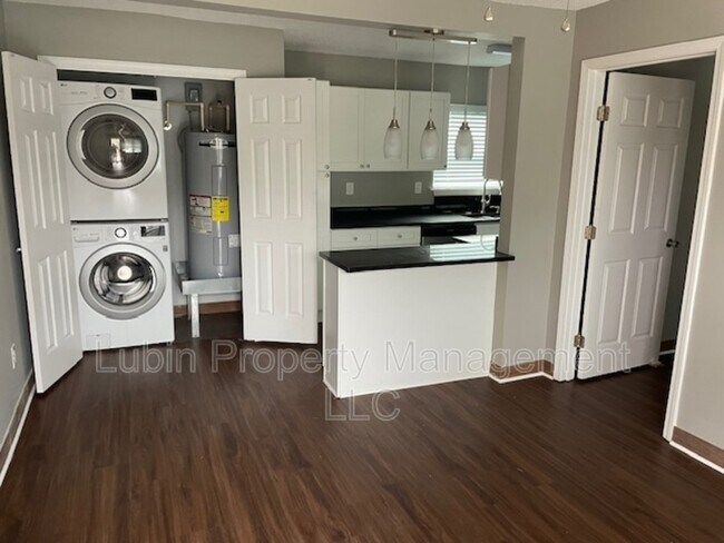 Photo - 1616 Monroe Ave