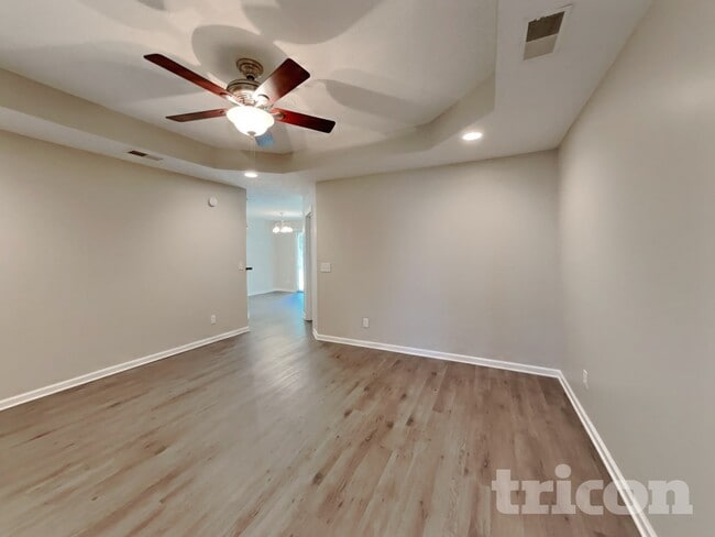 Photo - 605 Silverhill Dr