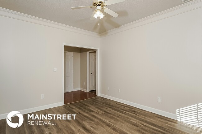 Photo - 285 Maple Leaf Dr