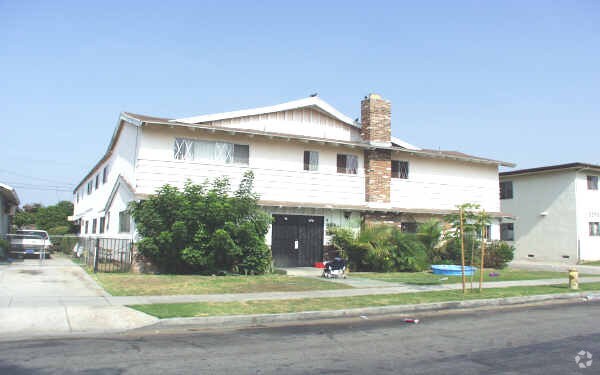 Photo - 9601 Elizabeth Ave Apartments