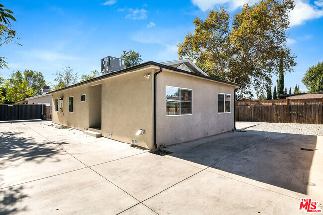 Building Photo - 19218 Lanark St Rental