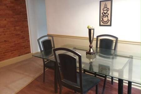 Dining area - 2625 N Calvert St Unidad 2A