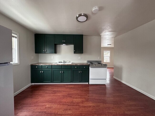 Photo - 351 Cleveland St