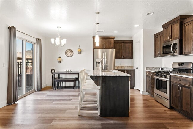 Building Photo - "4-Bed with 2.5 Baths in Beautiful St Geor... Rental
