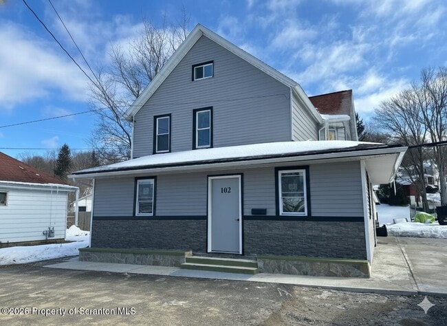 Building Photo - 102 Wayne St