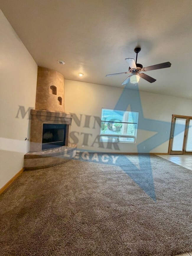 3008 Escenico Ct