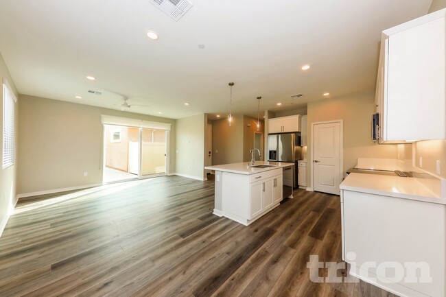 Photo - 1720 Lorraine Dr