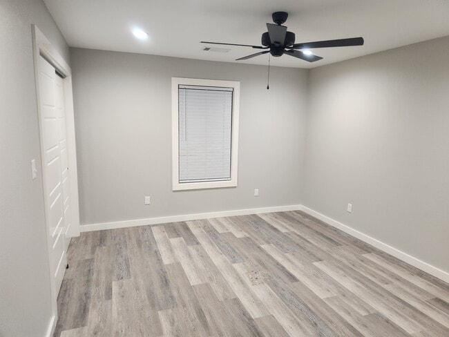 Photo - 215 Ridgeway St Unit 215A