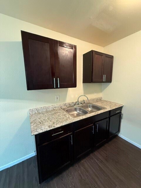 Photo - 3502 Campbell St Unit 5