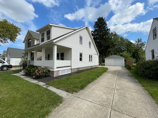 Photo - Charming Bungalow