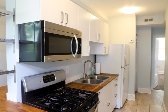 Photo - 4424 foote st ne Unidad #2