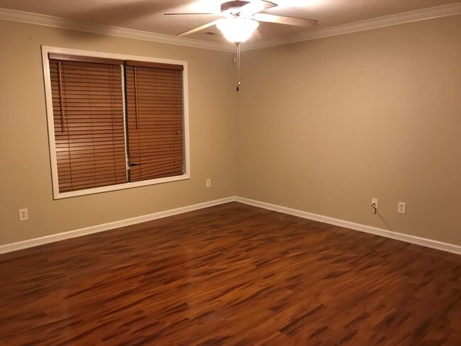 Photo - Lovely 2 Bd/1.5 Ba Townhouse