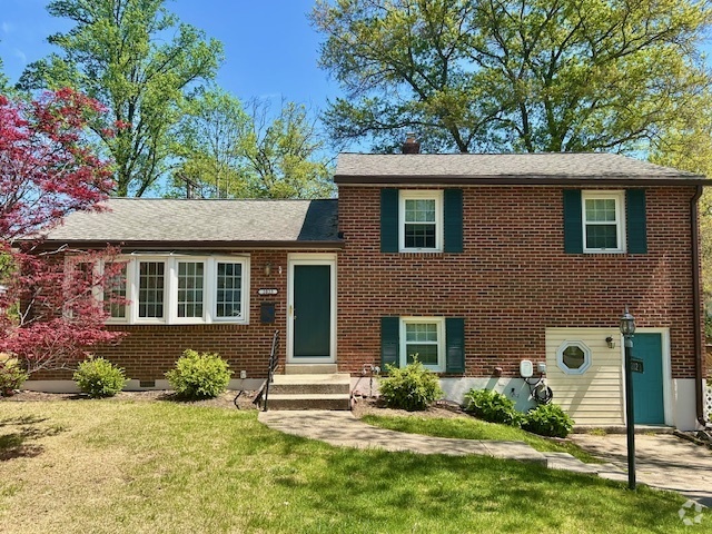 Building Photo - 2023 Rollingwood Rd Rental
