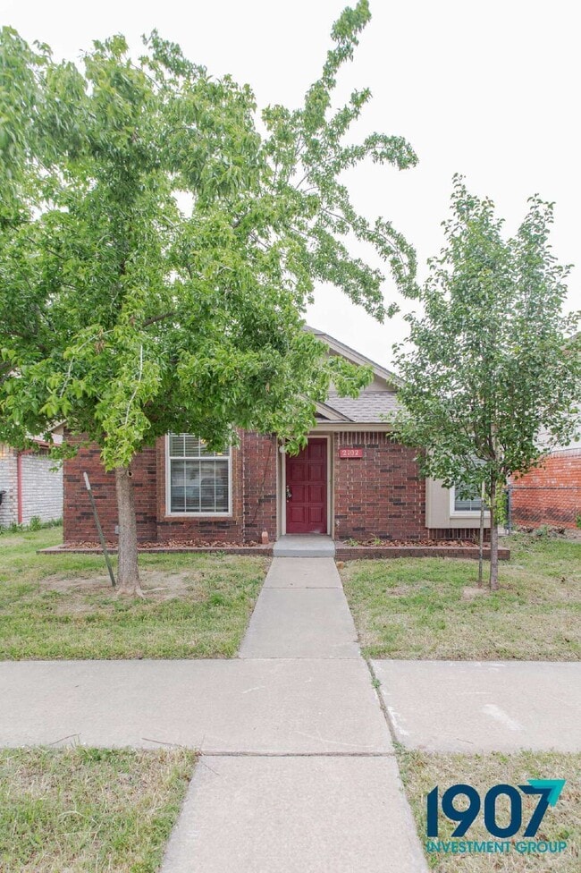 Photo - 2102 Briarcliff Dr