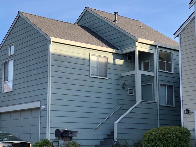 1991 built 2 Story-3 Bedroom/2.5 Bath, 155... - 1991 built 2 Story-3 Bedroom/2.5 Bath, 155... House