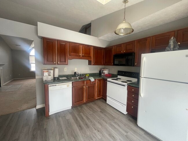 Photo - 1212 Iron Lace Ct