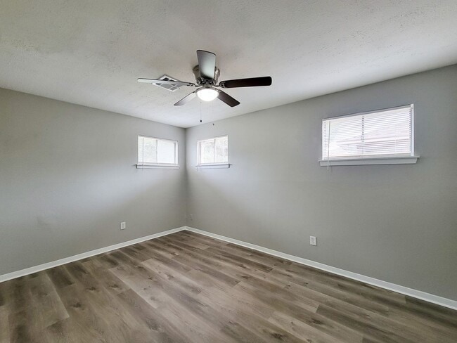 Photo - REMODELED 3 BEDROOM LEASE HOME WITH ALL THE UPGRADES THROUGHOUT. COME TAKE A LOOK AT THIS