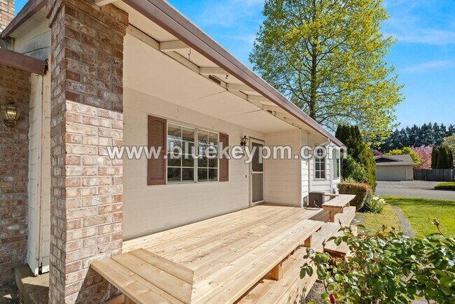 7849 SW Champion Ct