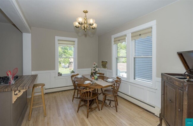 Photo - AVAILABLE JUNE - Charming 3 Bed, 1 Bath Home in East hillside!