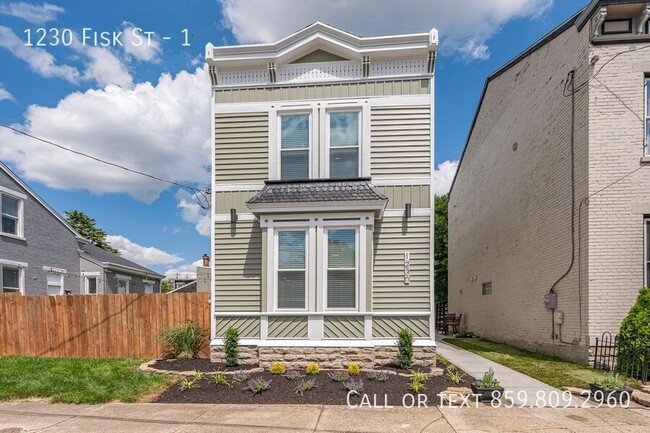 Building Photo - 1230 Fisk St Unit 1 Rental