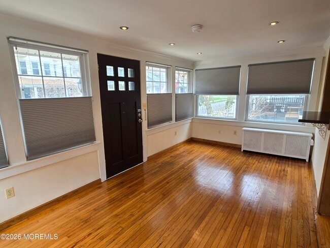 Photo - 904 Bergh St