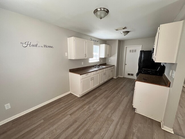 Building Photo - 9406 Alcala Rental