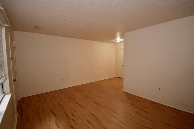 Photo - 129 W Vail Ct