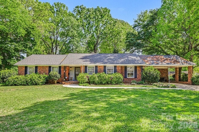 Building Photo - 2120 Rocky Knoll Dr