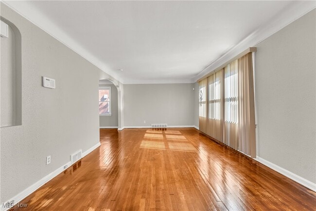Building Photo - 1482 Genesee Rd Unit 2/UP