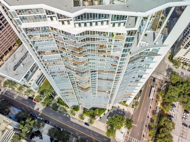 Photo - 175 1st St S Unidad 404