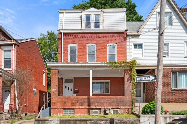 Photo - 3336 Ward St