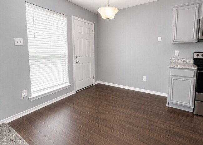 Photo - 316 California Dr