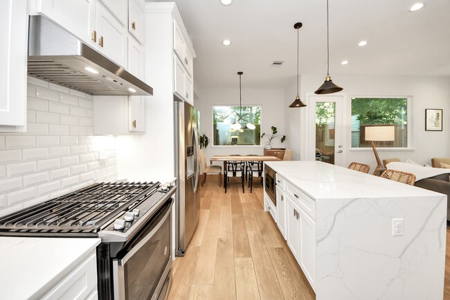 Building Photo - 849 Martin St Rental