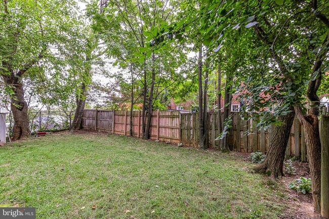 Photo - 2965 Sycamore St